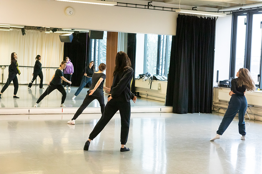 Performing Arts Courses In London CCC Performing Arts Courses In London CCC